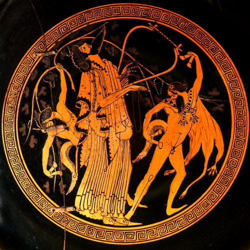 langoaurelian:Brigos Painter Dionysus is playing a lyre, two satyrs are dancing and beating the rhyt