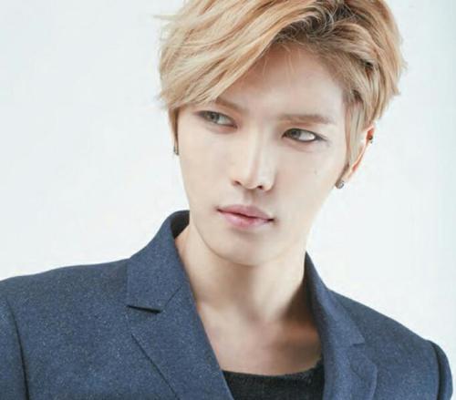 fuckyeahtohoshinki:  Jaejoong - 2014 JYJ Membership Week Sources: jjlove_jyj + joongshimotic Shared by: Kokayz 