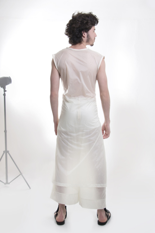 VARGAS Transparent Coat[Available on avantvargas.loja2.com.br/5593180-Jaleco-Vitra]