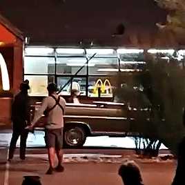 debeeb865f2921747a4329cb7eb55111e183a33a.gifv