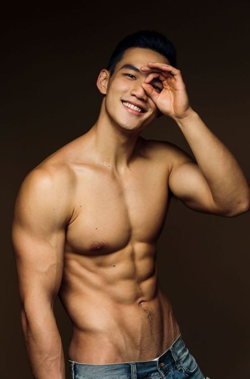 siroyagihkd: 黃欣元 (Alvin Huang) by 張晏廷 (Timothy’s photos) OMG he can&rsquo;t be real ✨