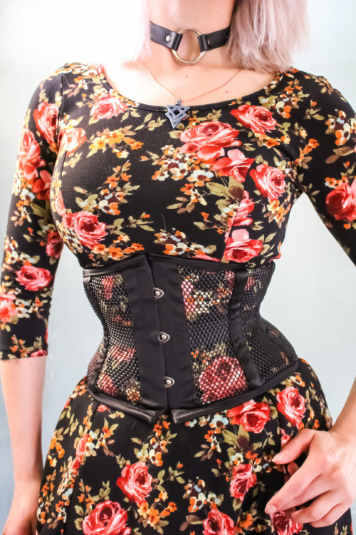 straitlaceddame:Well, I think it’s time for me to part with this lovely mesh waist cincher from @orchardcorset.  If you are interested, check it out here: http://www.ebay.com/itm/Orchard-Corset-20-Mesh-Waist-Cincher-Corset/202047840336