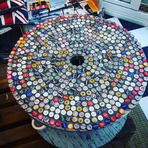 Via @jmcoxall on Instagram Bottle top table made from cable reel #table #revamp #bottle #upcycled #r