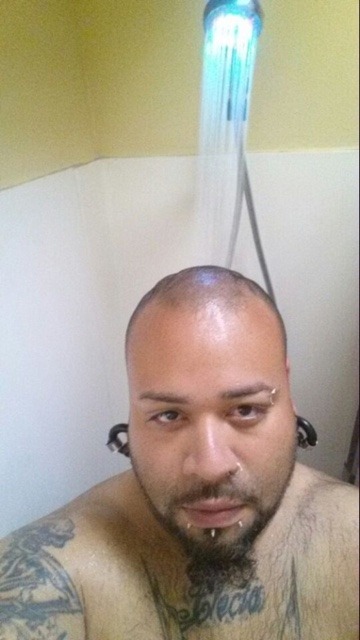husky14fun:  papibaitclub215:  Submission   Tomas L  Philadelphia   Big daddy got