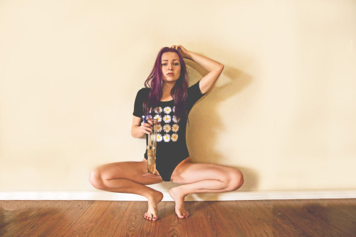 the-maddabber:  brittneybrightside:  After yoga bong rips <3  omg nooo stop you’re to perfect