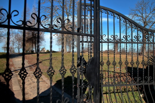 yoda-ii:RĘKÓW (Lower Silesia, Poland): the cemetery with the burial chapels (mausoleums) of the fami