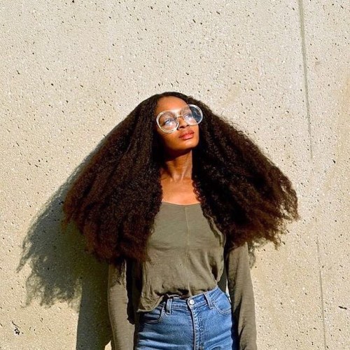 Sun Love *Tag source* . . . #2FroChicks #NaturalHair #Melanin #Curls #Curlyhair #Afro #Brownbeauty #