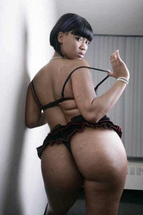 poundtheround:  Pound The Round - A blog for the dedicated.. addicted.. & totally obsessed booty loving fiends worldwide.