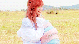 femaleidols:  tt jacket behind 