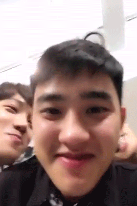 bigspoonkyungsoo:kyungsoo + his facetime angle