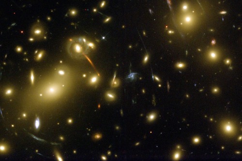 the-actual-universe:UNIVERSUM INCOGNITUM : A Primer on the Dark UniverseWe often talk about dark mat