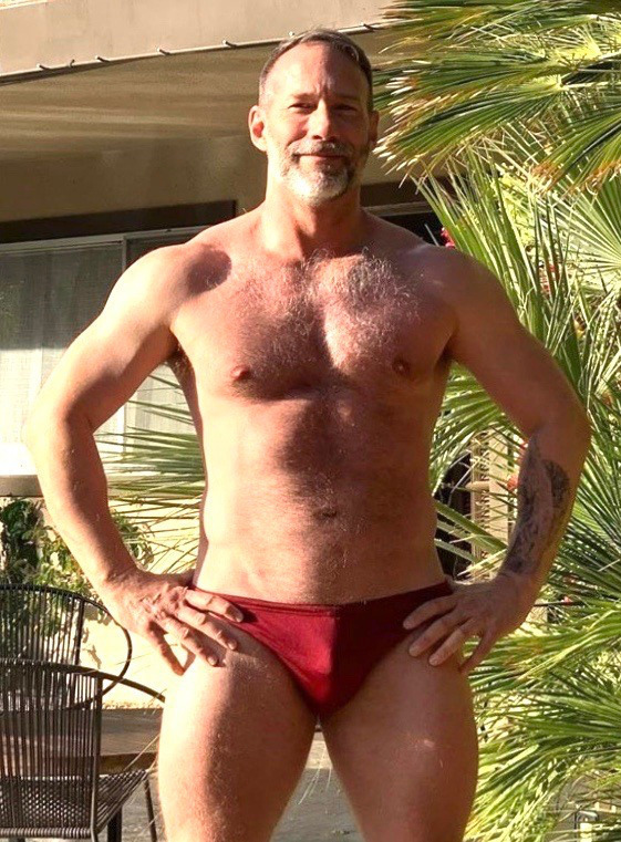tautspeedos:salt-and-pepper-dads-too:Here’s how to own it #50sthg #red
