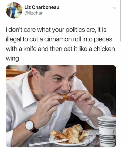 I dared myself to look up more pics of Pete Buttigieg eating, and I seriously can not grasp how a pe