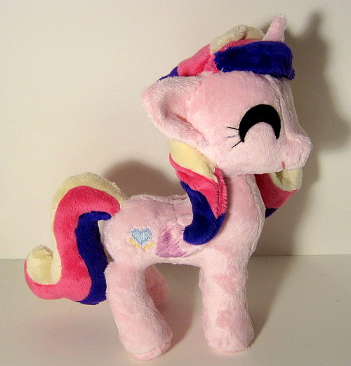 follylollysews:  Happy Valentine’s day, Tumblr~! Do you like plushies?  Well golly gee, I bet you do!  What about ponies?!  What about PLUSH PONIES?!?! Well now’s your chance to win not one, but two!  WOW!! These two totally cute lovebugs each