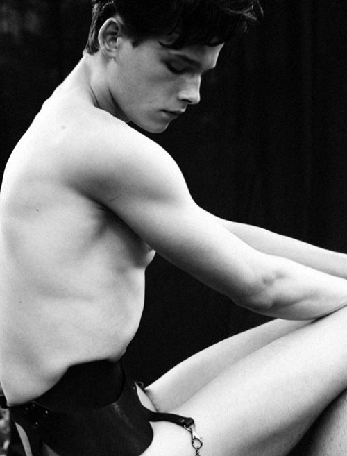 l-homme-que-je-suis:Konstantin Vesnin in “Konstantin & Darya” Photographed by Marat Mukhonkin for KALTBLUT Magazine