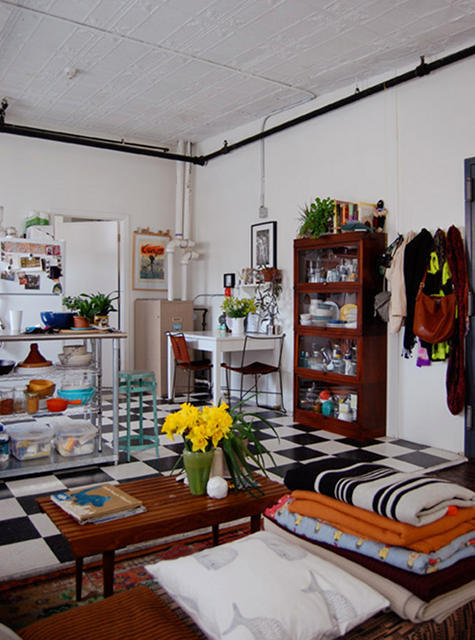 magicalhomesandstuff:Textile Designer Caitlin’s cool BoHo loft apt. It’s one big room, but look at h