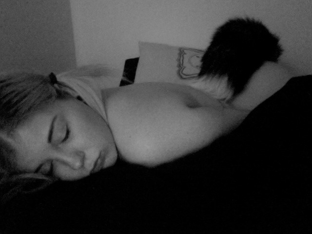 waiting-on-daddy:  tiger-daddy:  So cute.  Sleeping with her tail.  Ughhh. I want