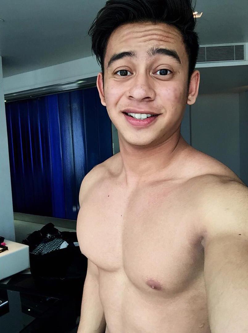 merlionboys:  Another boy with some kind of post gym transformation. Still cute.