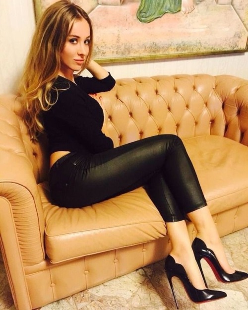 Stunning beauty in Louboutins! WOW, love the CL Hot Chick 130mm!