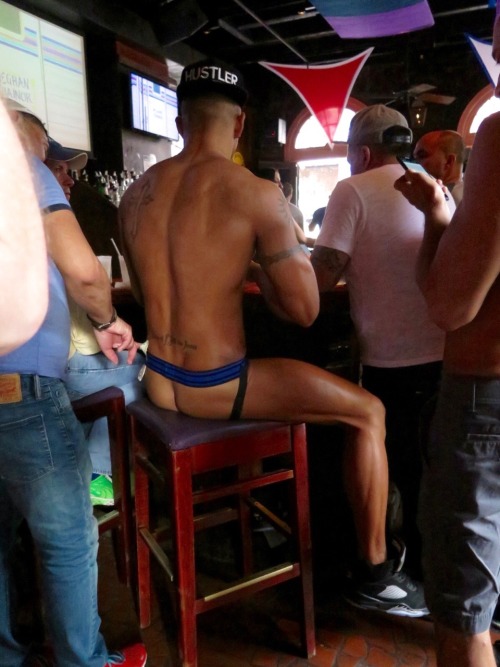 wehonights:  My kind of bar