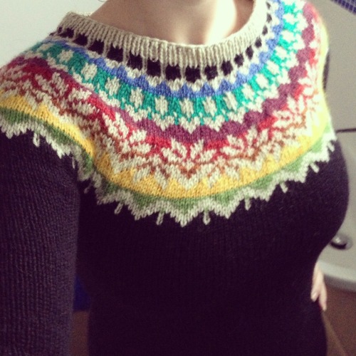 fiberlous:After a very long knitting hiatus, I jumped right back in with this sweater. Took 24 days 