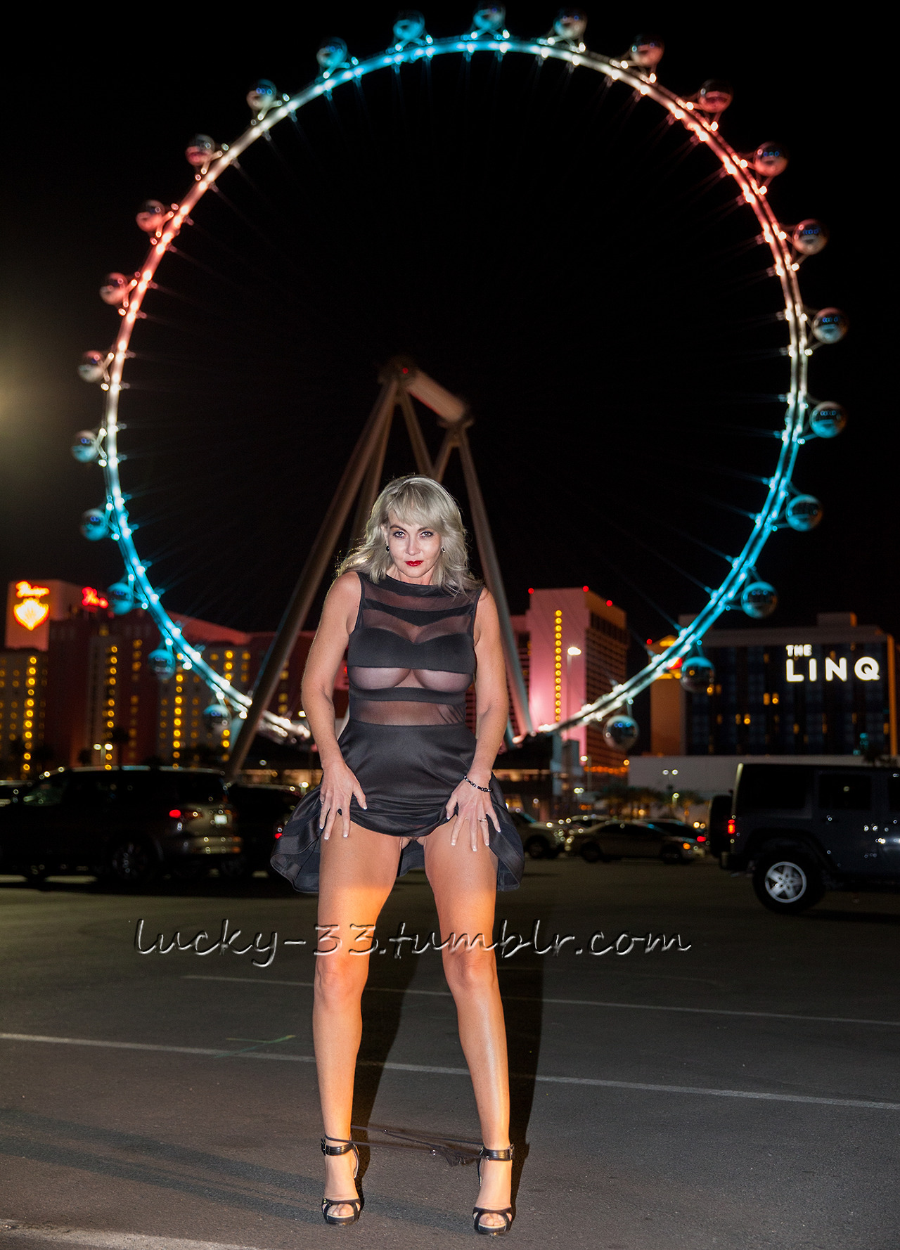 April 2017The High Roller at the Linq PromenadeA peek at her little bush&hellip;