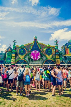 vibegirlsblog:  Tomorrowland 2014 