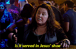 ORDERING A DRINK AT CIRQUE LE SOIR