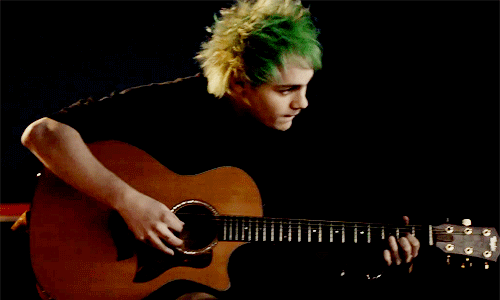 7-point-5-seconds-of-summer:He’s just so adorable