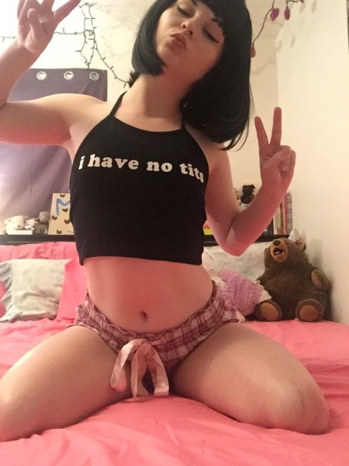 Porn sleepytaureanqueen: little titty queen 💅🏻✨ photos