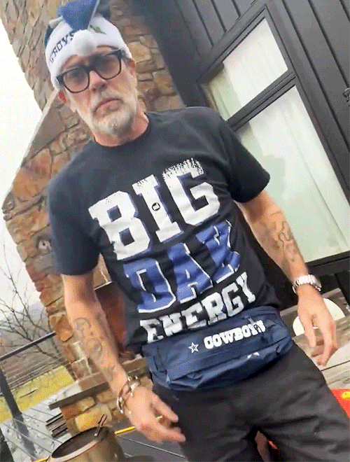 JEFFREY DEAN MORGANLoses A Bet And Is Forced To Wear Dallas Cowboys Gear