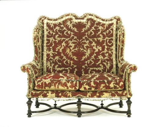 Hampton Court, Settee, 1690-1700. Walnut legs. Made for Lord Coningsby, England.In the 1690s upholst