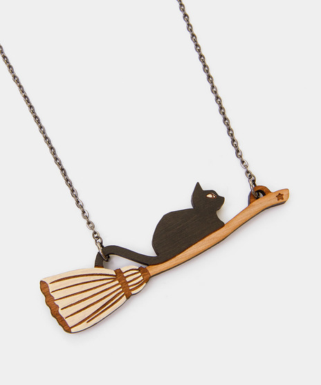 fluoxetineheck:emmyc:The wonderful folks over at heychickadee updated my wooden broom cat necklace d