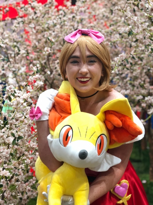 Pokemon Cosplay: Pretty Pokemon X and Y Heroine Serena 