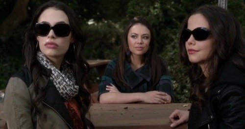 xprettylittleliars-theory:So I guess we will never find out who they met right ?