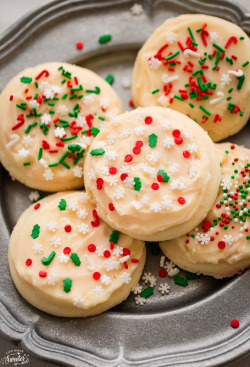 delicious-food-porn:  Soft Frosted Eggnog Cookies  Mmmmmmm