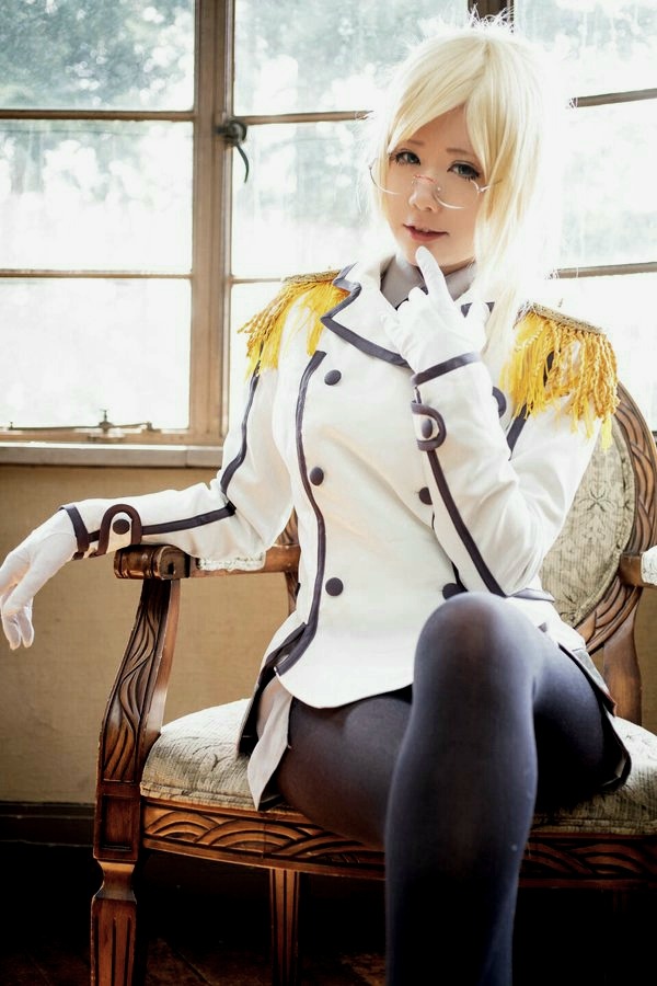 cosplay-is-right:  40, 000 followers, my Current Crush Katori, from Kancolle.  Thanks