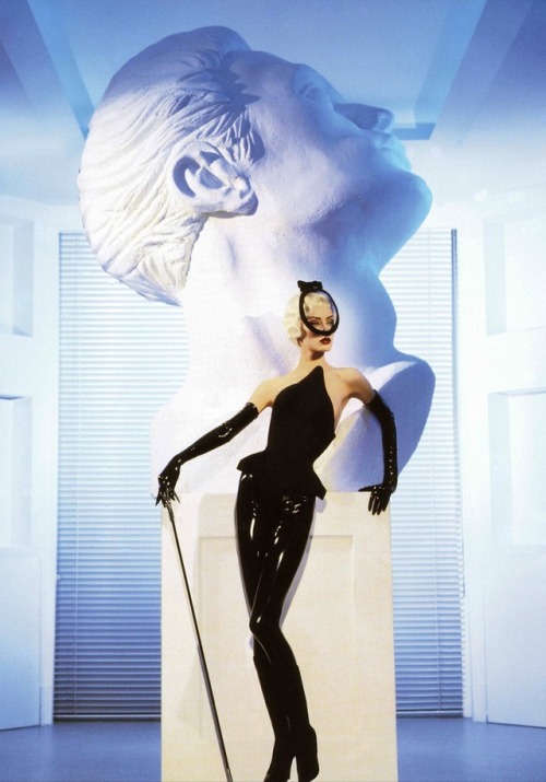 ladolcevitabella:Thierry Mugler Iconic Fashion From The Past!