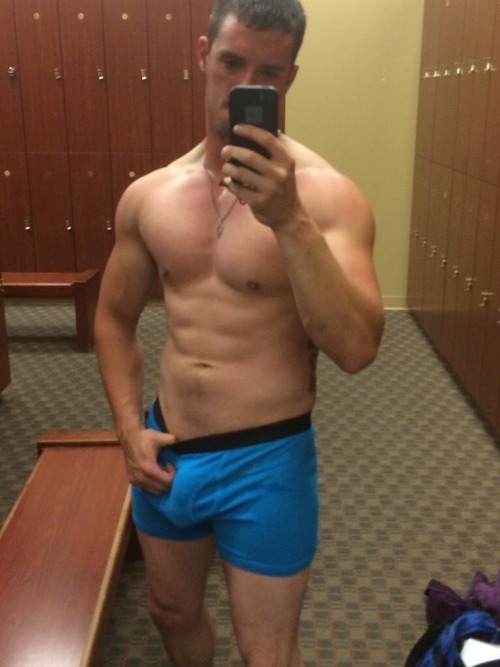 naked-straight-men:  Follow me for more hot straight guys: click hereAdd me on…