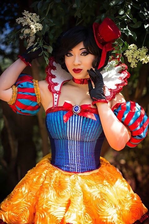 lukecage777:  named-fuckballs:  Yaya Han  Juggzilla