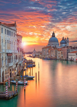 coiour-my-world:Venice Sunrise.