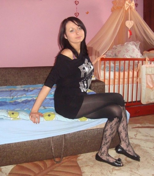 pantyhose-magazine: pantyhose-magazine.tumblr.com/archive