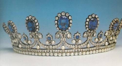 ROYAL JEWELS - Sapphire, Diamond and Pearl Tiara belonged to Queen Marie-Amelie. Part of the Fr