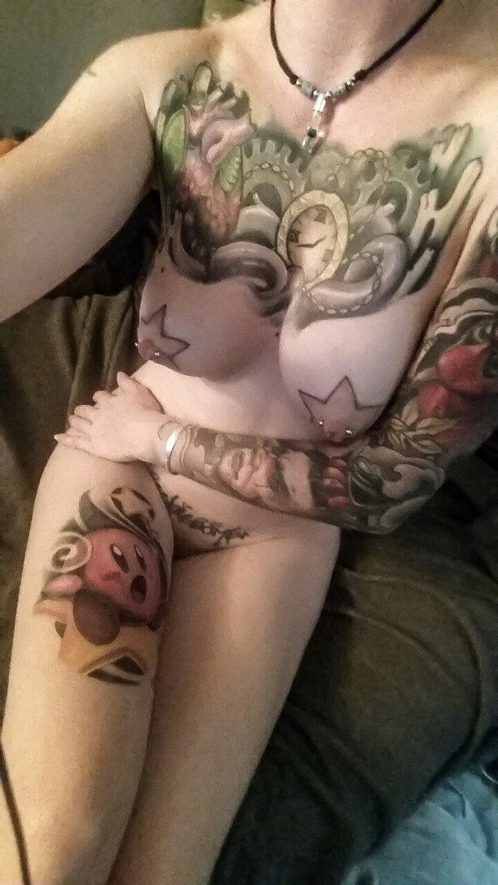 dododieratte:  starbombsuicide:Bed time… wishing my snuggle buddy was here… STARBOMB