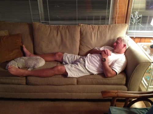 brighteyes4brightmind: Gorgeous Dad caught napping I’d be his crotch puppy!!!!!!