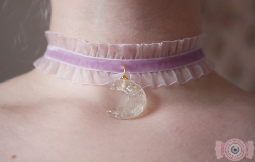 creepy-cute-eye-candy:  Little moon choker porn pictures