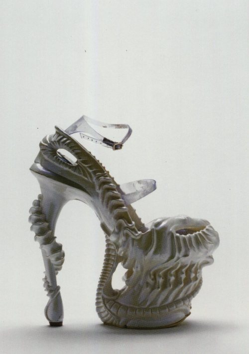 archive-pdf:Alexander McQueen: SS2010 ‘Plato’s Atlantis’ Alien Shoe, made of 