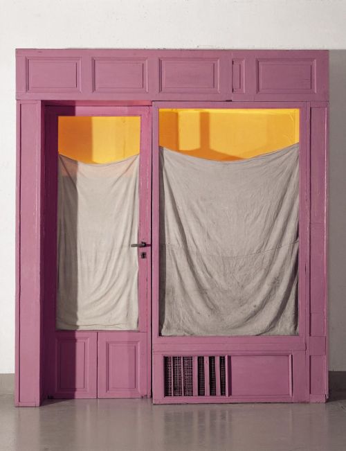 archivedeathdrive:Christo & Jeanne-Claude, Purple Store Front, 1964 foto: Wolfgang Volz