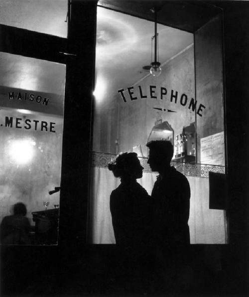 frenchvintagegallery:Belleville romance, Paris, 1947by Willy Ronis