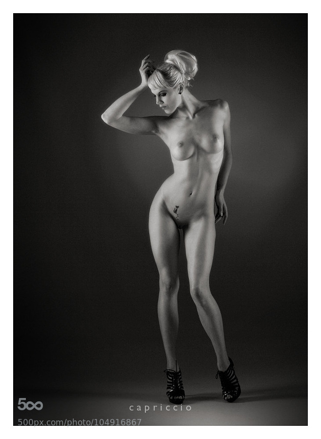 Popular Nude
